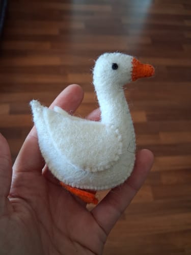 Customer photo review of Felt Goose Farm Animal Toy
