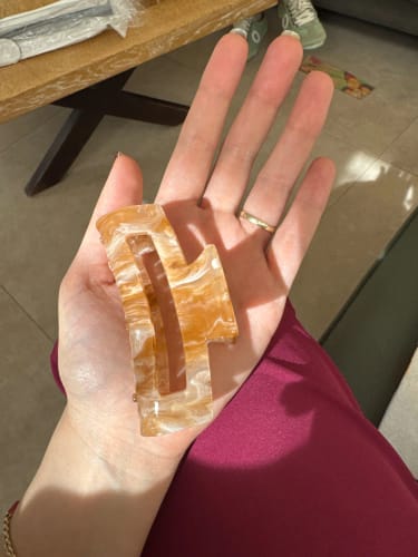 Customer photo review of French Rectangle Hair Claw Clip –  Acrylic (Large)