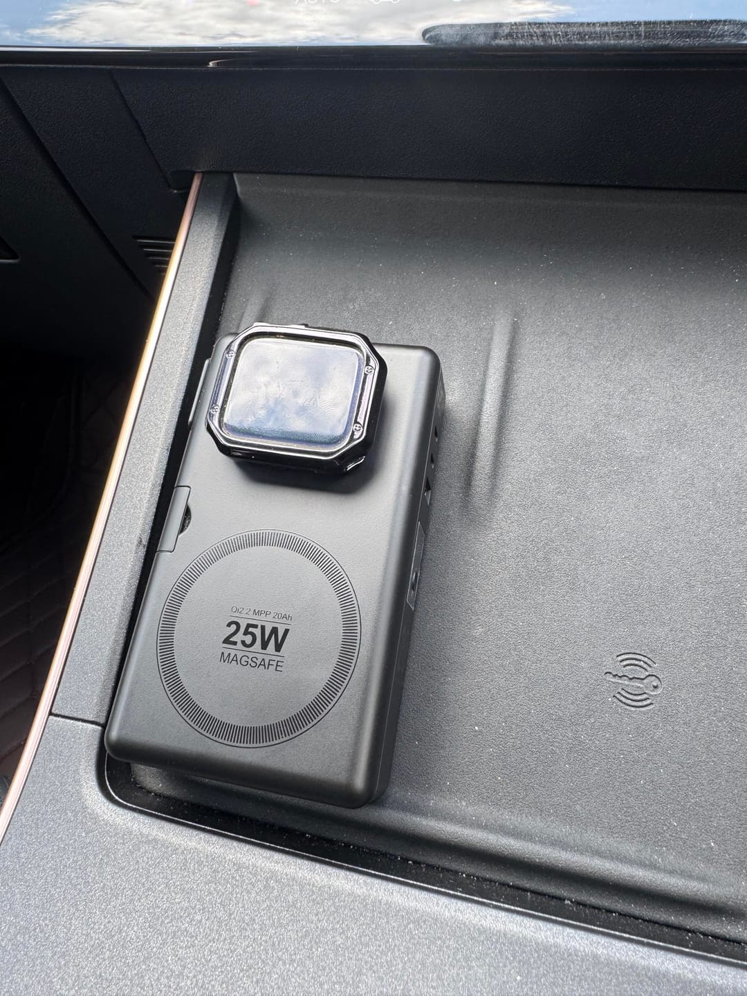 Customer photo review of PowerPack ampere'SI Next Generation 8 - Travel Power Bank 20,000mAh