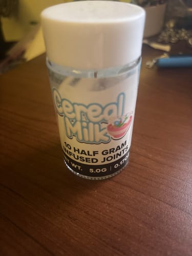 Customer photo review of Cereal Milk Prerolls