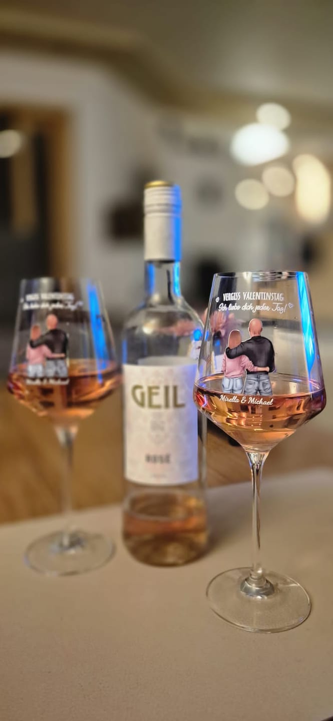 Customer photo review of Jeden Tag - Personalisiertes Weinglas für Paare zum Valentinstag