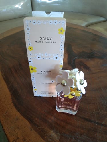 Customer photo review of Marc Jacobs Daisy Eau so Fresh EDT 75ml