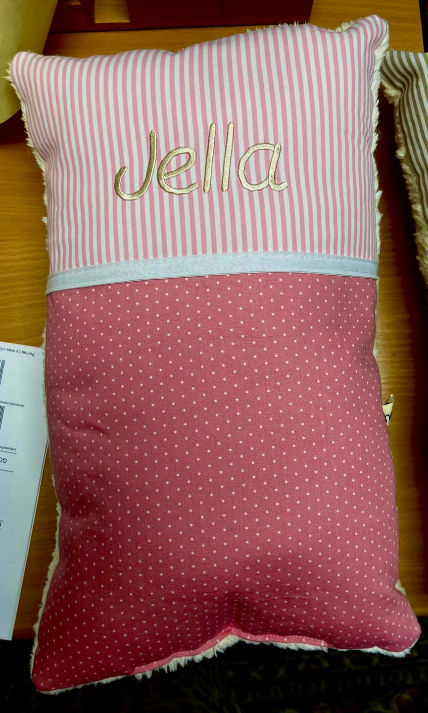 Customer photo review of Namenskissen individuell "für Anja"
