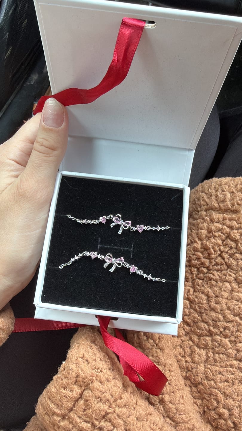Customer photo review of Bow Bracelet