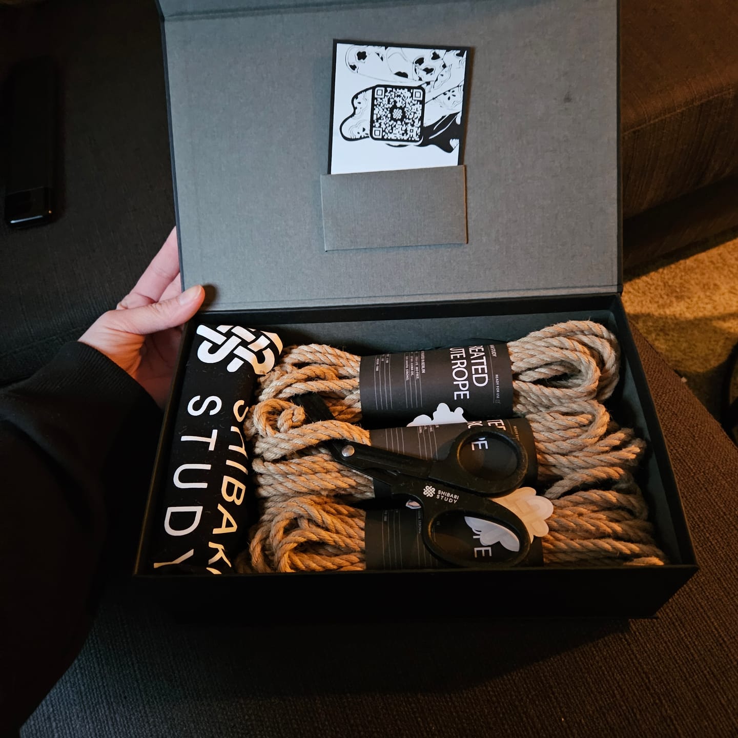 Customer photo review of Shibari Beginner Kit – 3× JBO-free Jute Rope, with Safety Shears & Learning Path