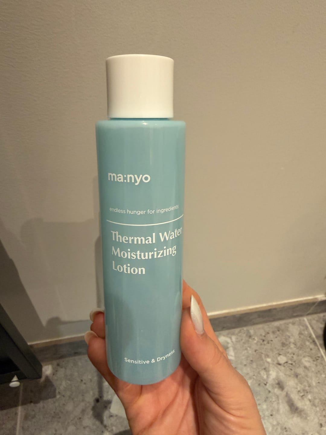 Customer photo review of Mitrinošs losjons ar termālo ūdeni Manyo Thermal Water Moisturizing Lotion