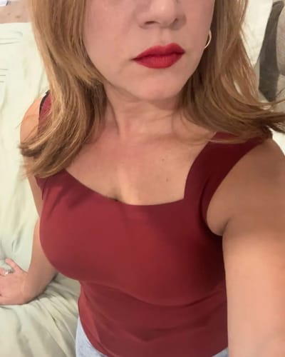 Customer photo review of U Neck Shapewear Built-in Bra Tank