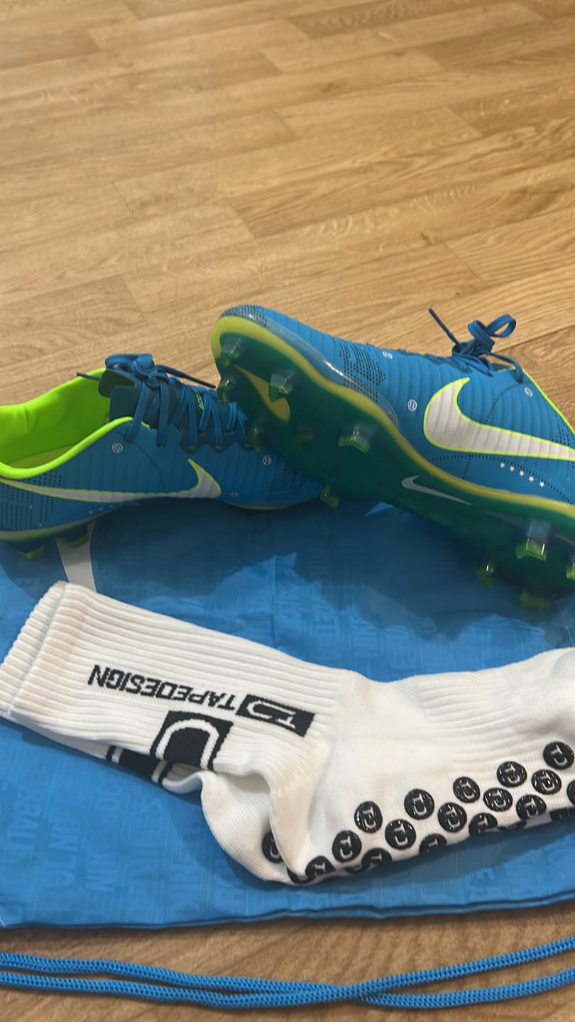 Customer photo review of Mercurial Vapor 11 Elite FG Neymar - Bleu/Vert