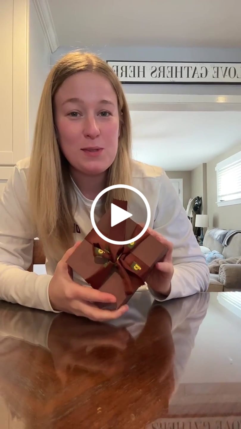 Customer video review of Bruna - Small Music Box without Stopper