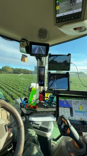 Customer photo review of GADGETME  Tisch-Organizer für John Deere Traktoren – Modell 6R