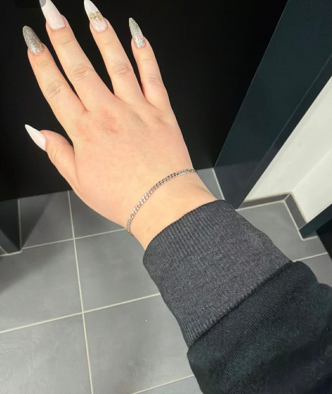 Customer photo review of Tilumé. Sada permanentých náramkov