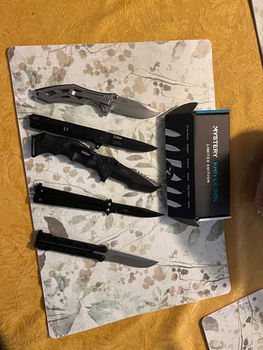 Customer photo review of Mystery Knives Box™