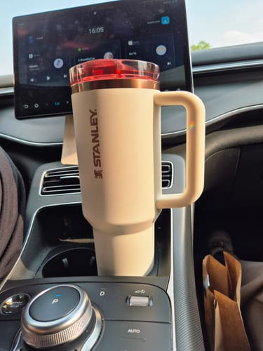 Customer photo review of Stanley Quencher ProTour Flip Straw Tumbler San Valentín | 1.18L