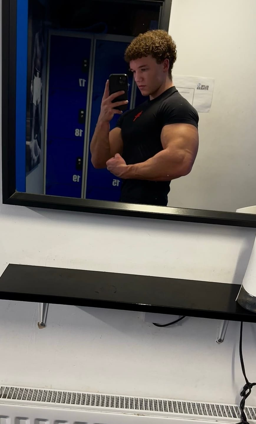Customer photo review of 4286 - Gold's Iron Legacy Compression Tees