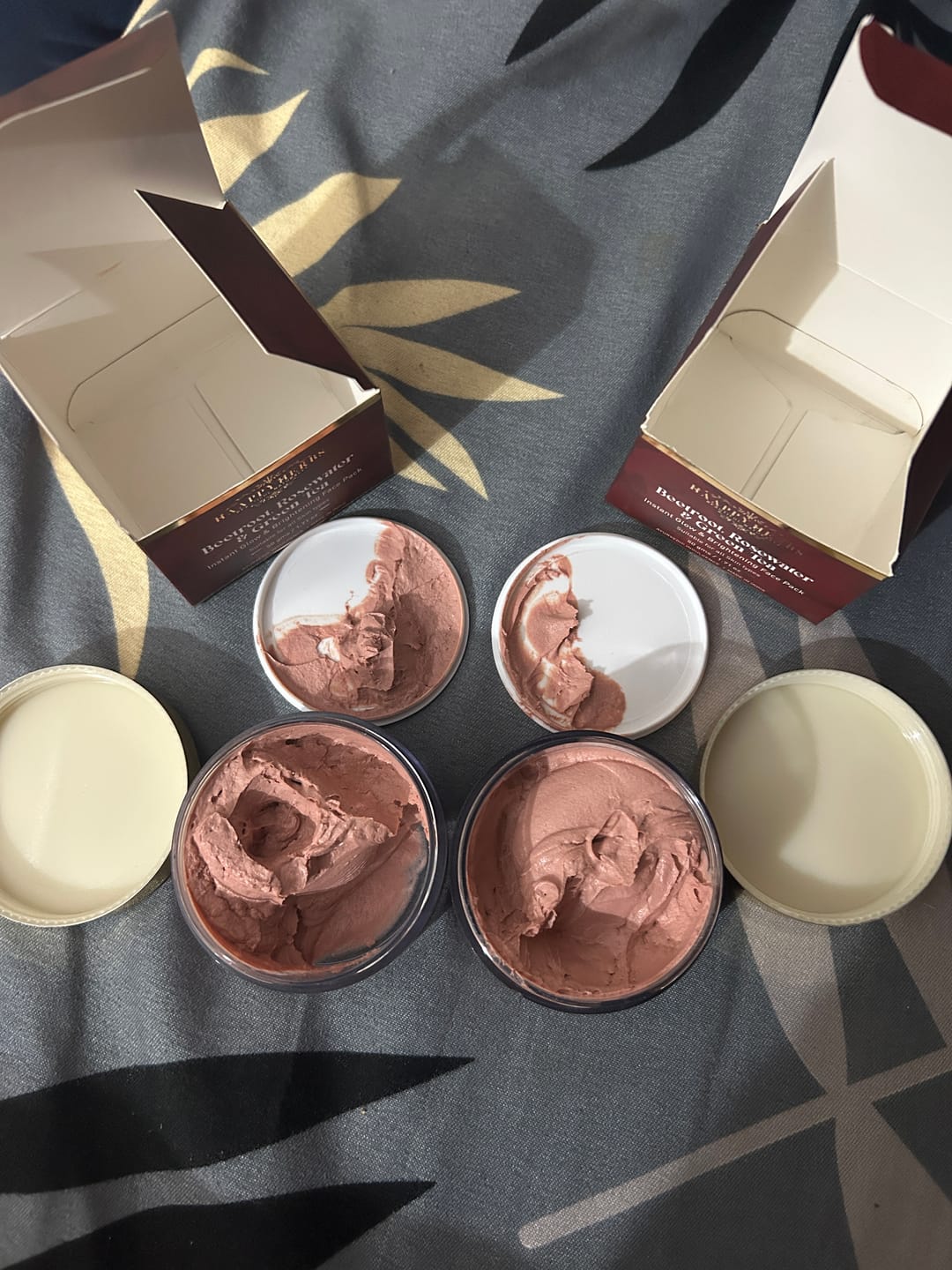 Customer photo review of Beetroot, Rosewater & Green Tea - Intense Glow & Brightening Face Pack - 50g