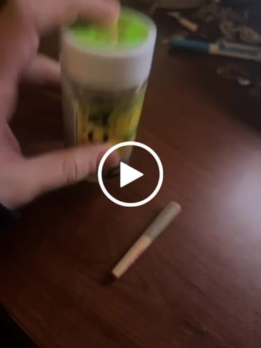 Customer video review of Banana Breath Prerolls