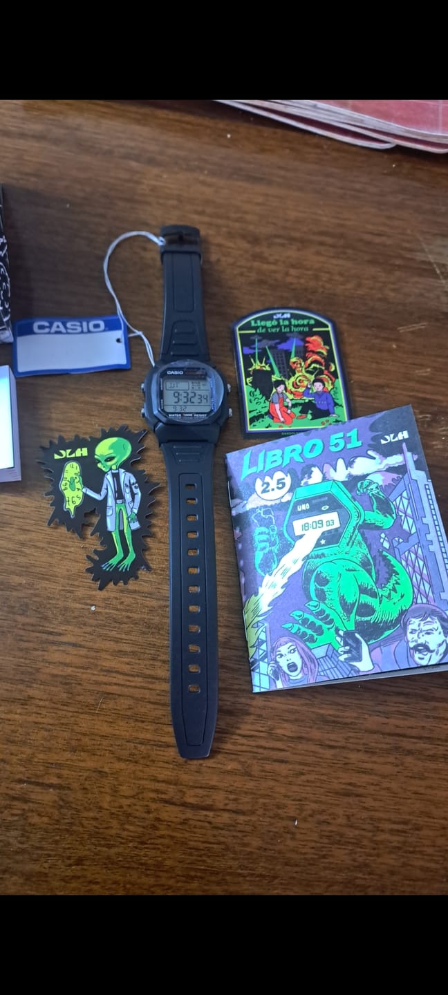 Customer photo review of Reloj Casio Vintage W-800H-1AVDF Líneas Azules