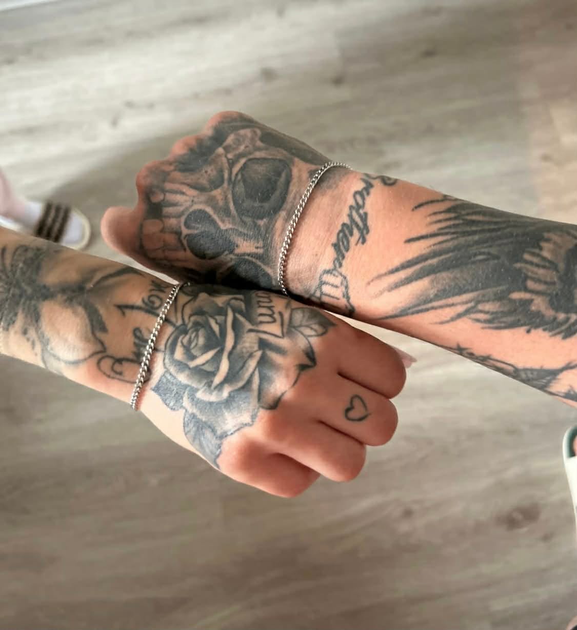 Customer photo review of Tilumé. Sada permanentých náramkov