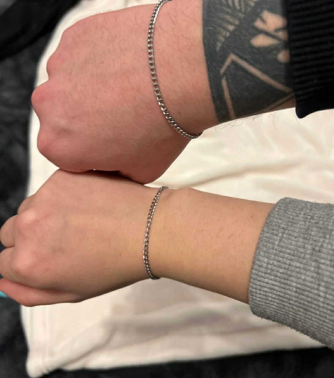 Customer photo review of Tilumé. Sada permanentých náramkov