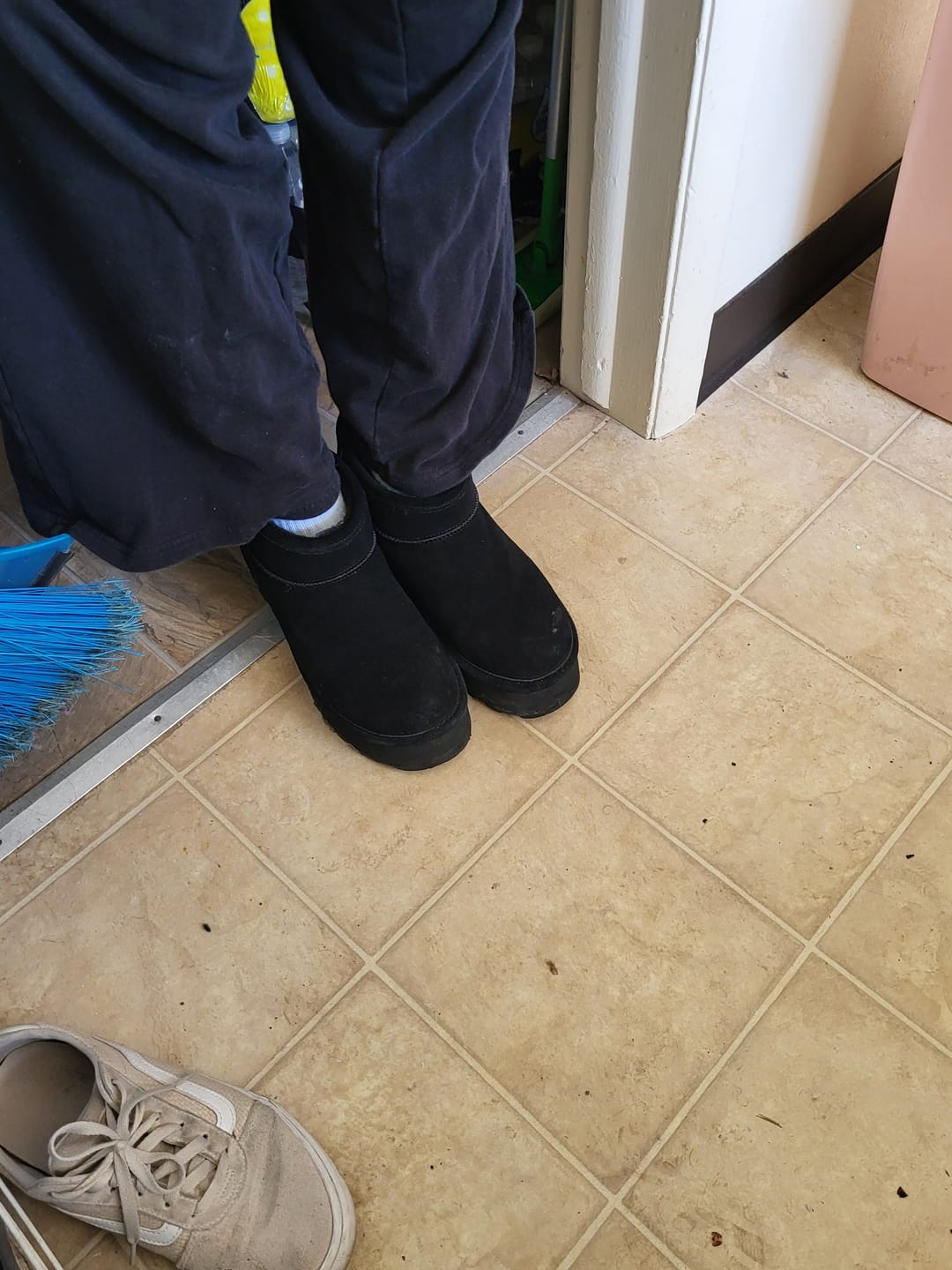 Customer photo review of RETRO SHORTY BLACK/BLACK