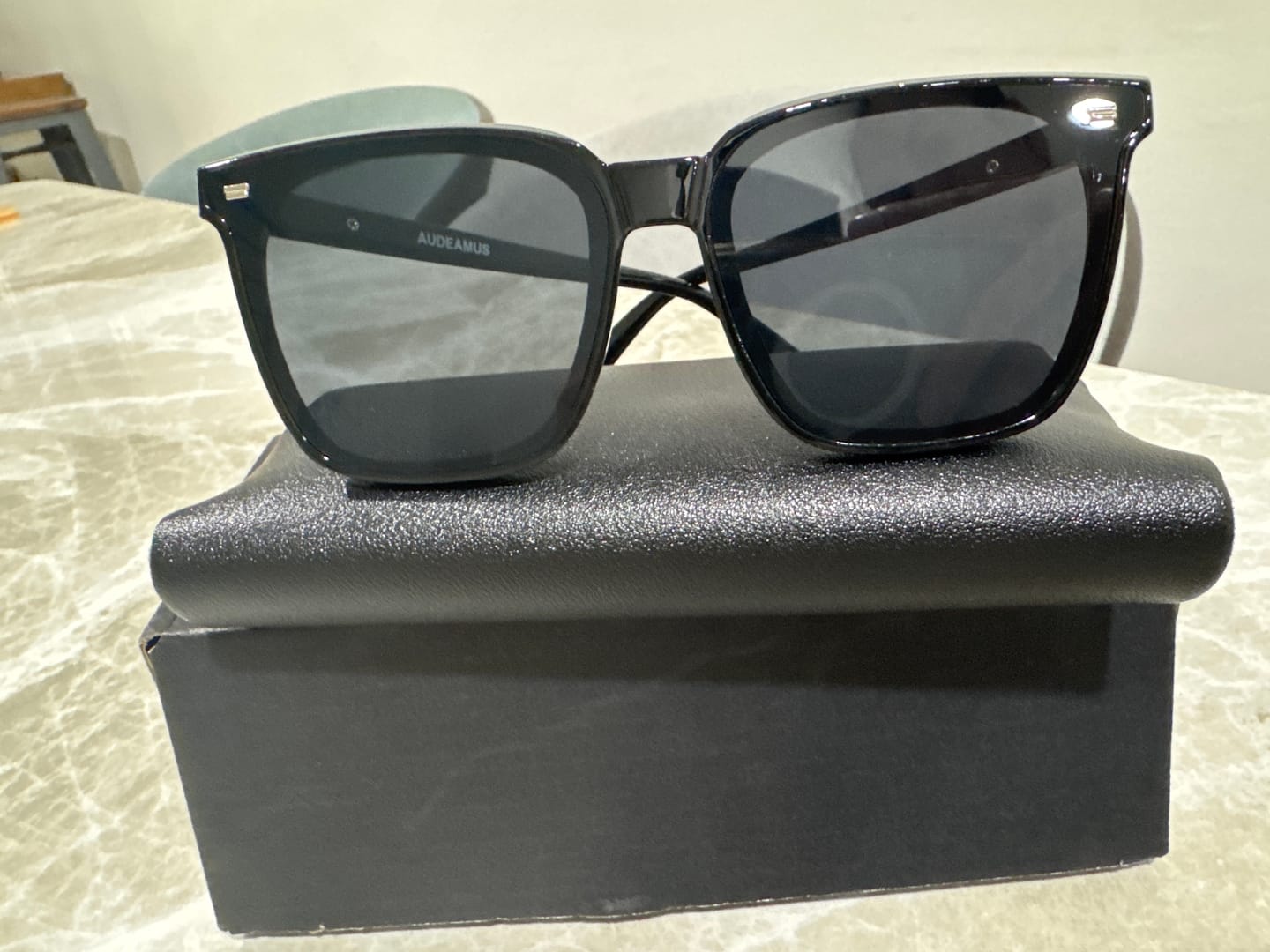 Customer photo review of FREE Sunglasses Leather Pouch + Suede Microfiber Cloth (Worth RM24.90)
