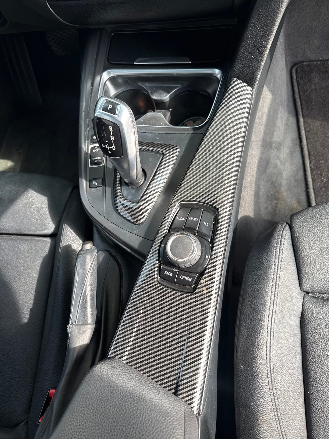 Customer photo review of Gear Shift Frame Trim Cover Compatible with BMW 3 Series F30 F31 F34 & 4 Series F32 F33 F36, 1 Series F20 F21 & 2 Series F22 F23 – Carbon Fiber Style Molded Interior Trim | SPCRSO