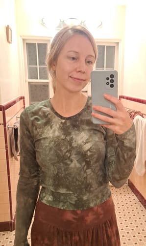 Customer photo review of Scoop-neck Crop 'Hand-Dyed'