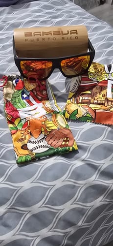 Customer photo review of Mis Raíces  Fire Red