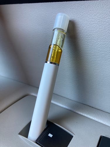 Customer photo review of Dank Flamingo Live Rosin Disposable Vape (1g)