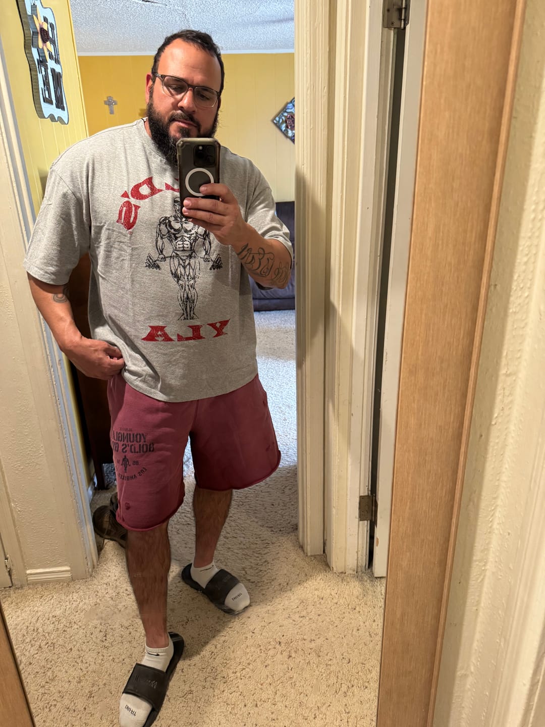 Customer photo review of 4213 - Gold's Iron Legacy Icon Tees