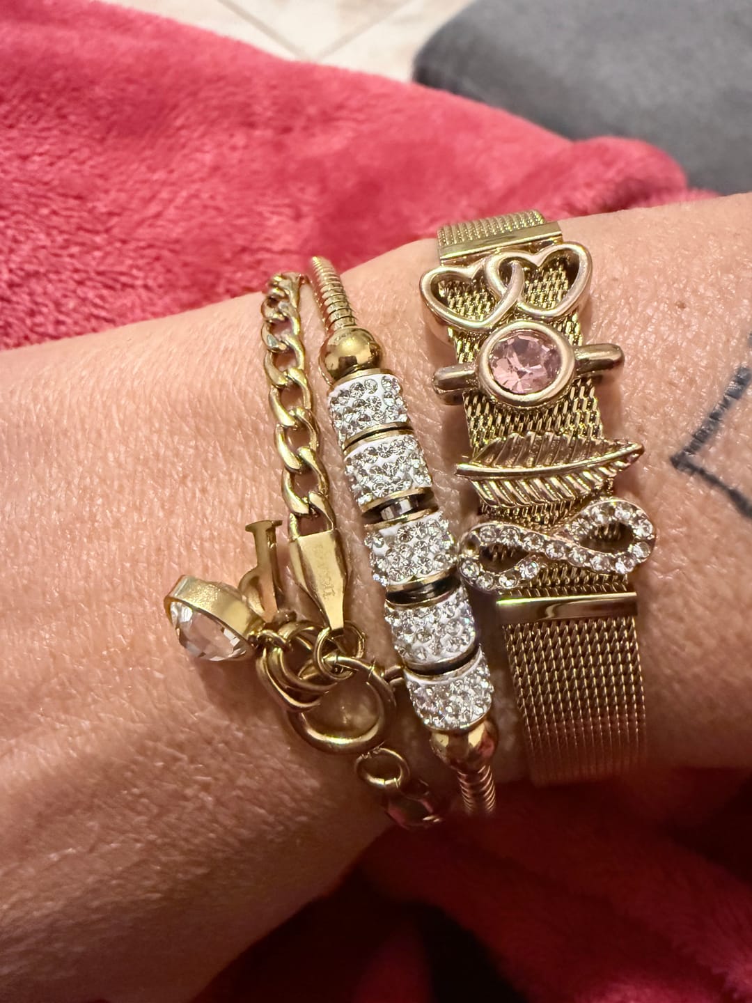 Customer photo review of Mesh bracelet gold luxe
