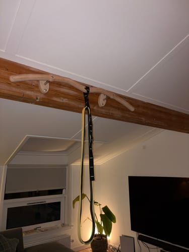 Customer photo review of Snake Pull-Up Bar - Klimmzugstange für die Montage an der Wand