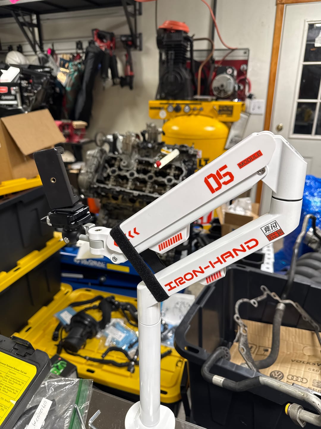 Customer photo review of Floating Hydraulic Camera Articulating Arm Stand