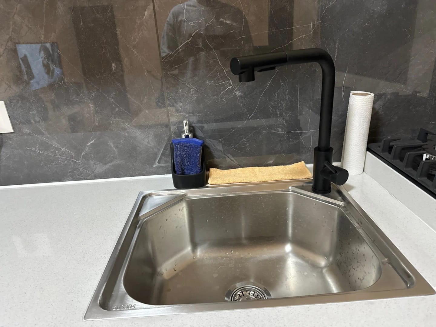Customer photo review of Faaborg - Pull-Out Kitchen Faucet