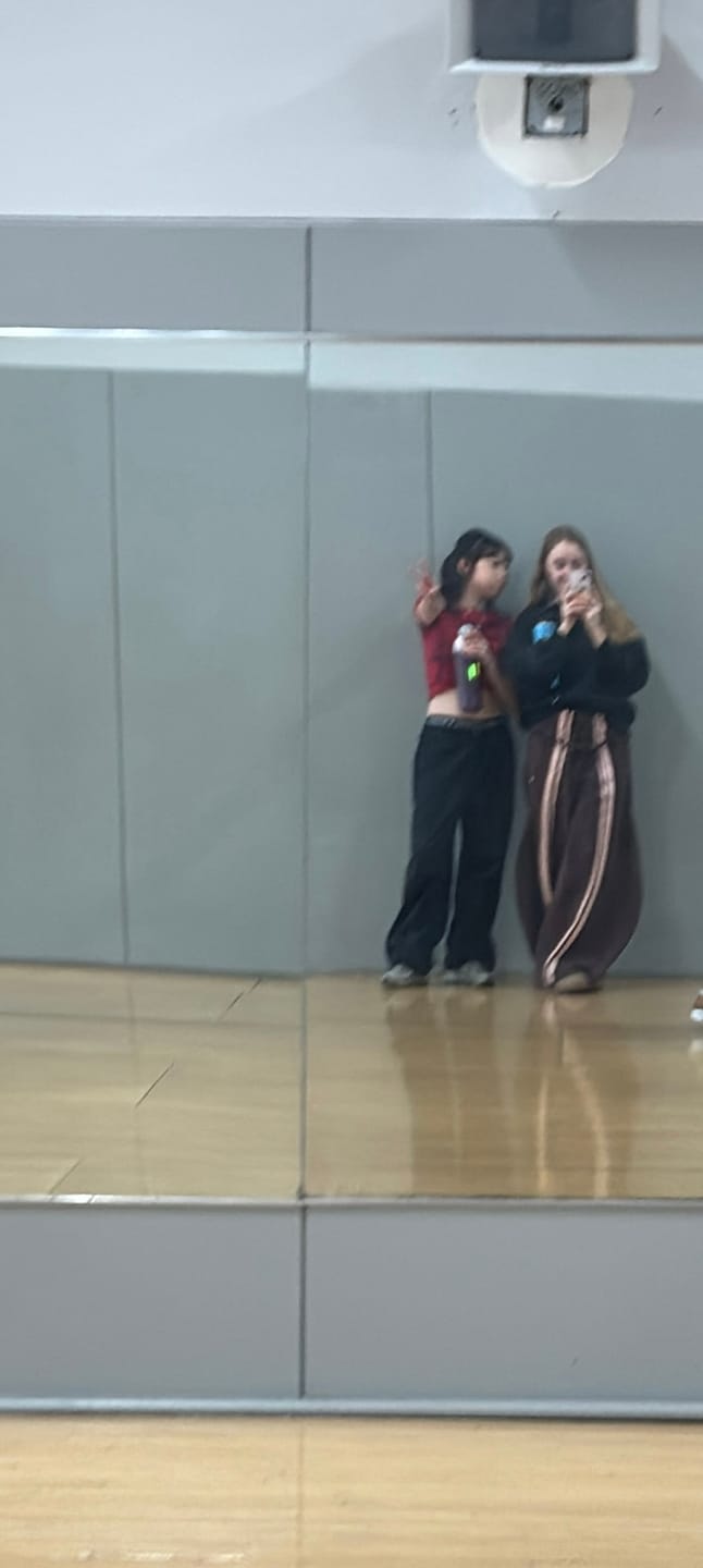 Customer photo review of Aelfric Eden Stripe Super Baggy Barrel Sweatpants