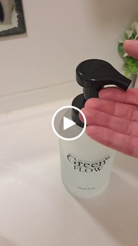 Customer video review of סבון ידיים בניחוח אלוורה