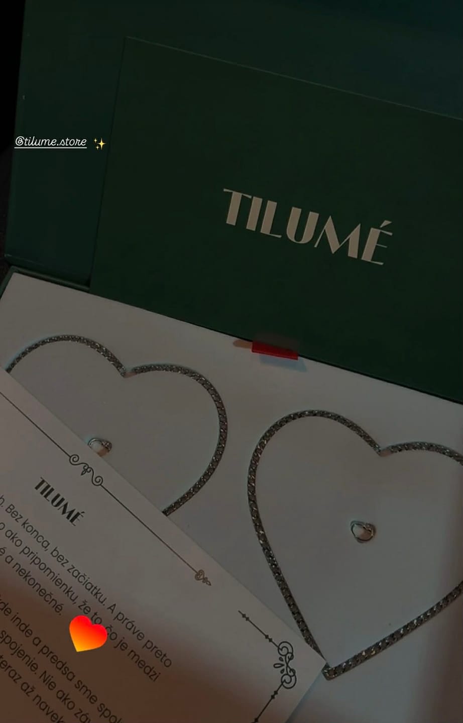 Customer photo review of Tilumé. Sada permanentých náramkov
