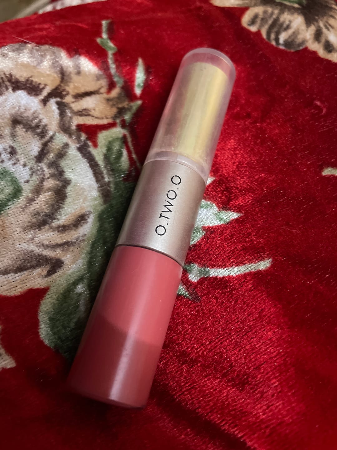 Customer photo review of O.TWO.O INVISIBLE COVER FOUNDATION