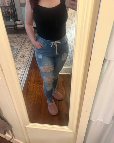 Customer photo review of U Neck Shapewear Built-in Bra Tank