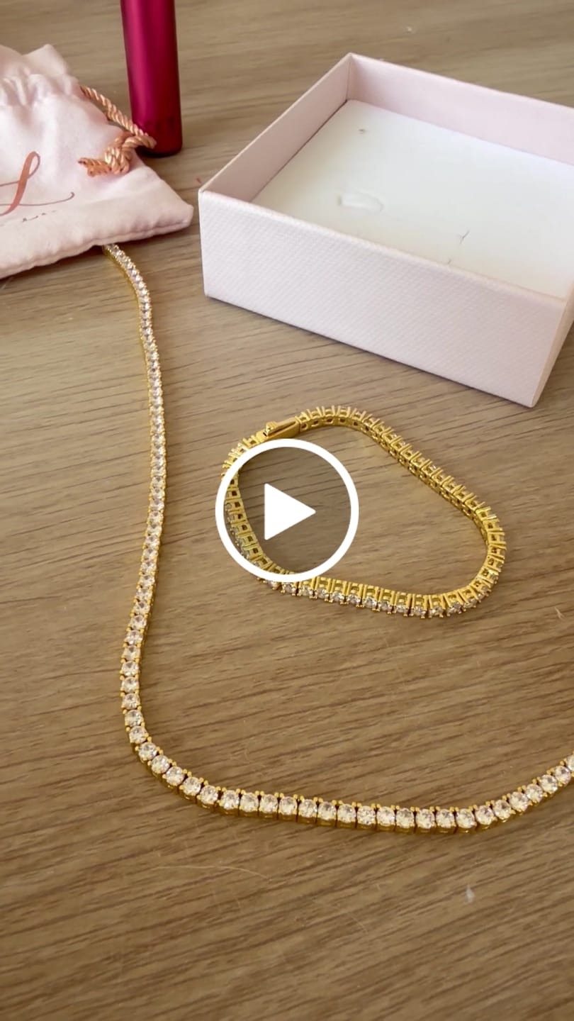 Customer video review of Collana Tennis in Zirconi
