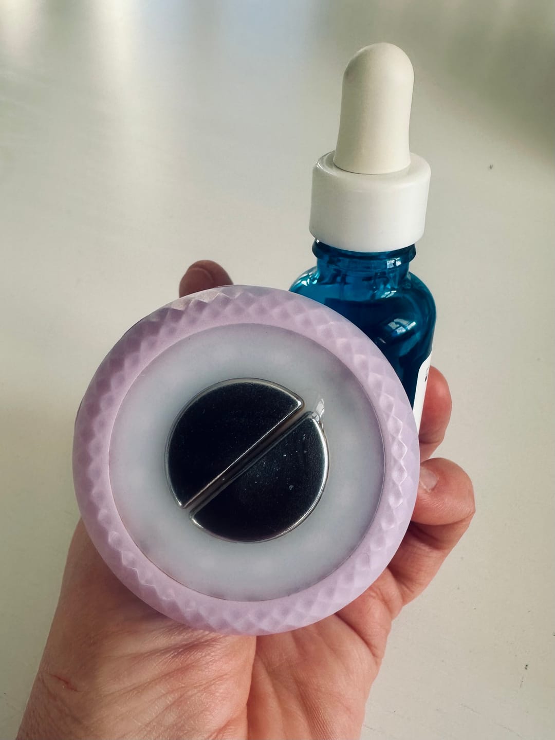 Customer photo review of Koanna® Deepr™ ØØ5 – Red Light Face Contouring Device