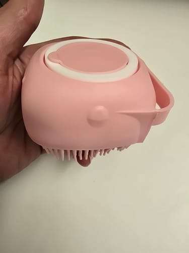 Customer photo review of A Gentle Clean Your Pet Will Actually Enjoy
SoftPaws™ Grooming Shampoo Brush