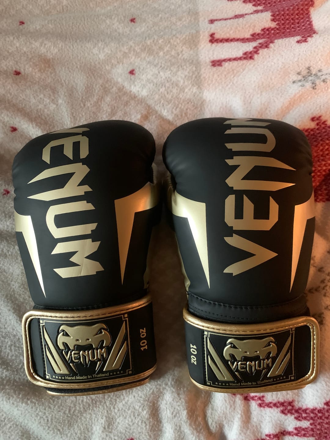 Customer photo review of Venum Bokshandschoenen Elite - Zwart/Goud