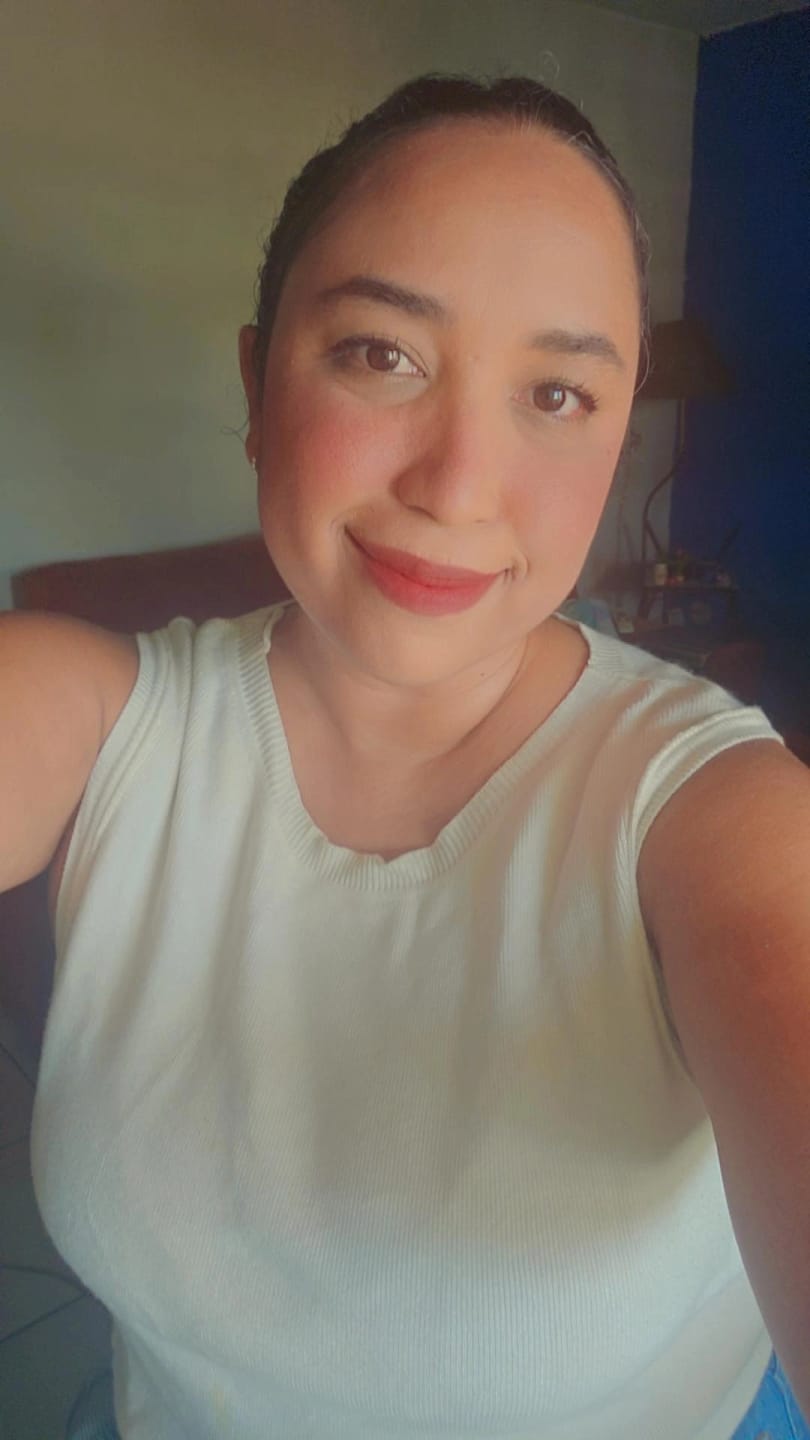 Customer photo review of Corretivo Líquido Matte - Vizzela