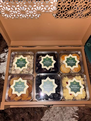 Customer photo review of Iman Raya 2026 Gift Box