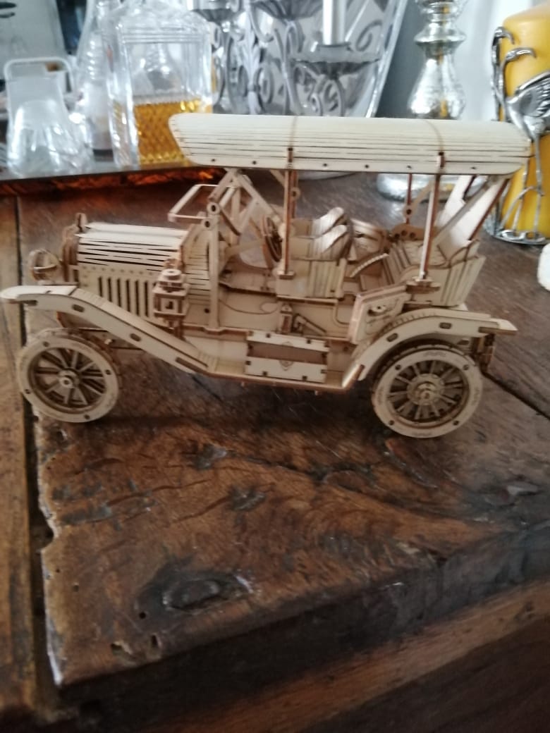 Customer photo review of Puzzle 3D Voiture Vintage de l’Âge d’Or en Bois