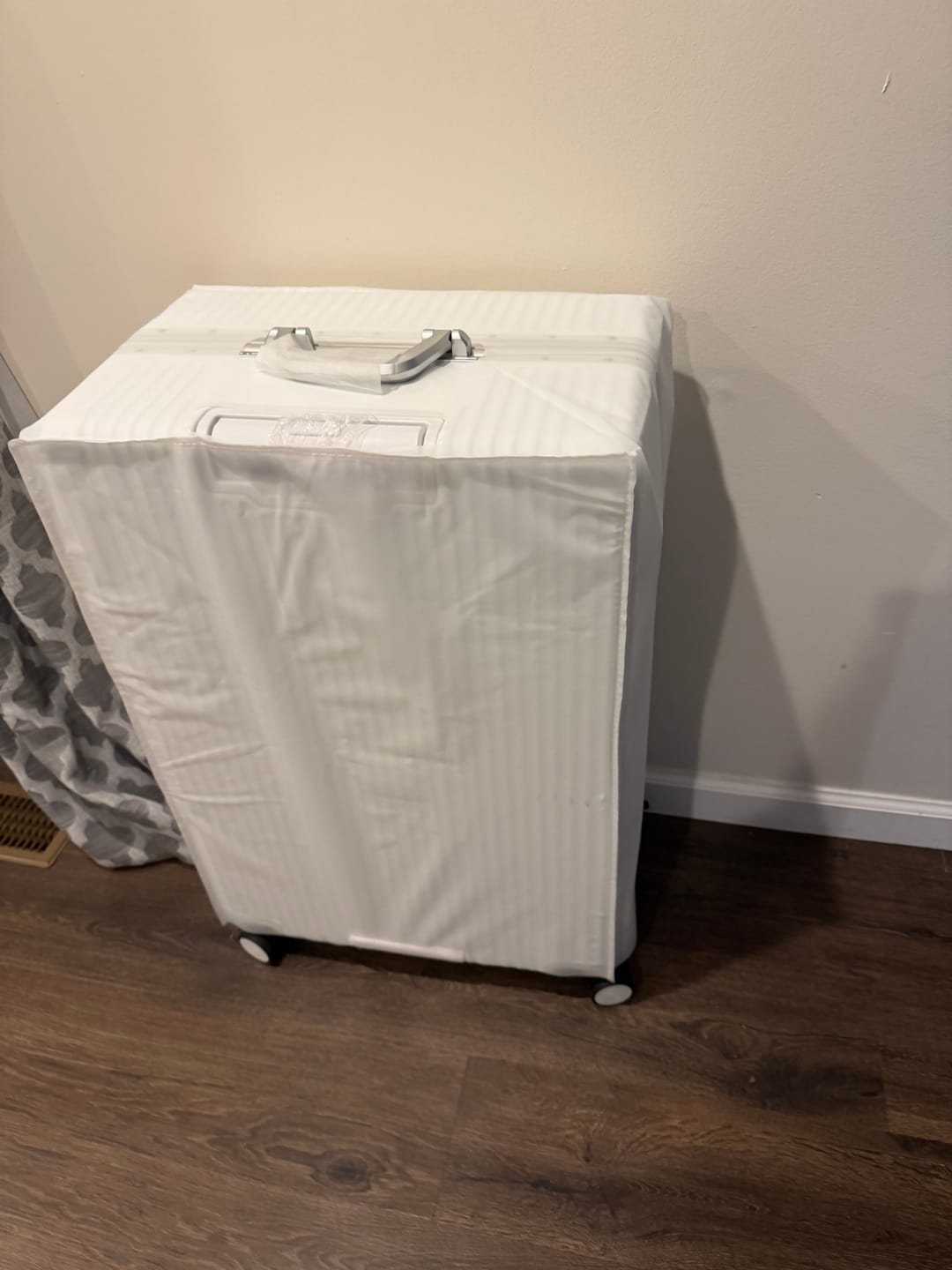 Customer photo review of Check-In: All-In-One 28"