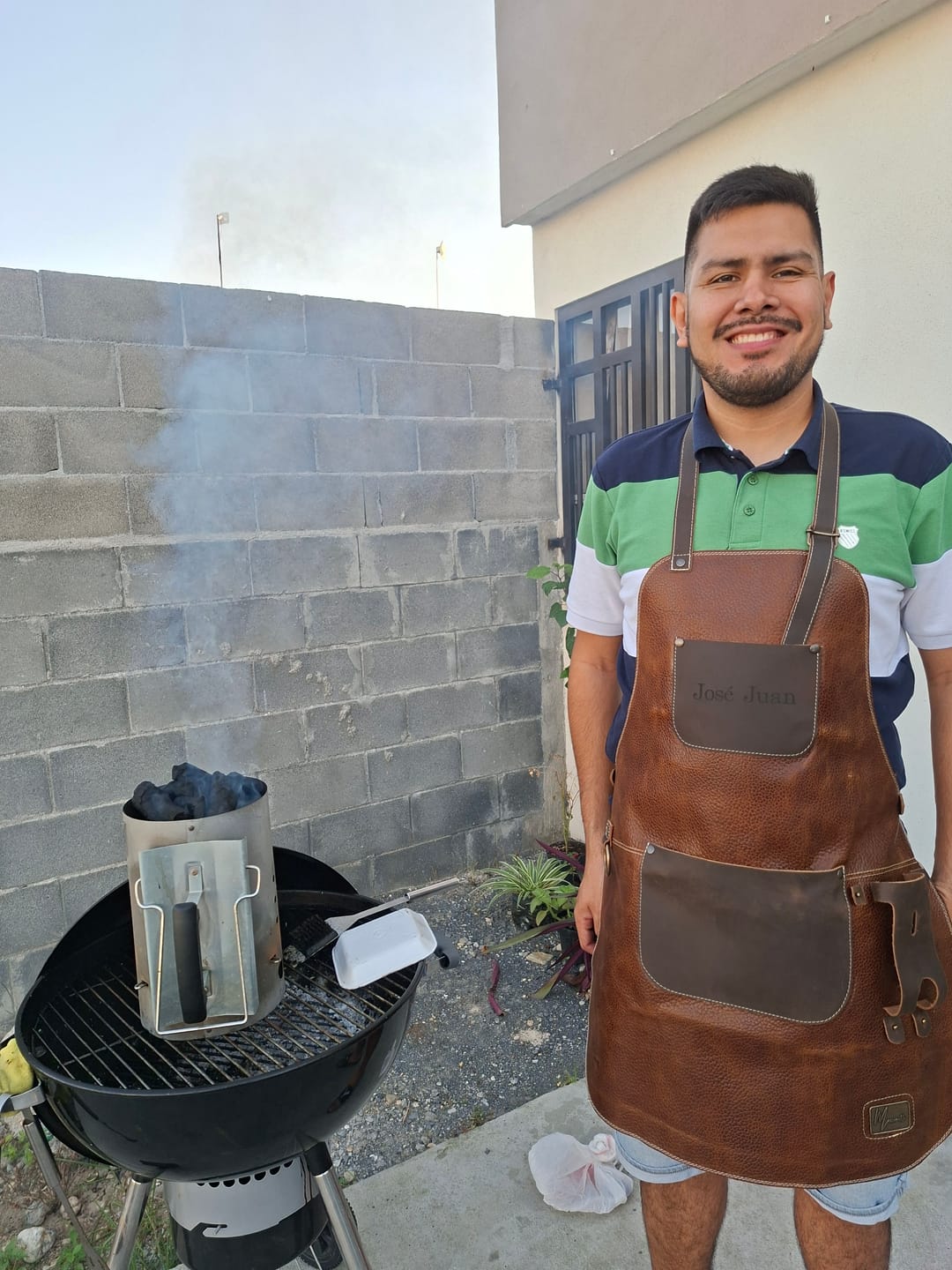 Customer photo review of Mandil Cuero Mod RIB EYE +Set porta Vasos Gratis