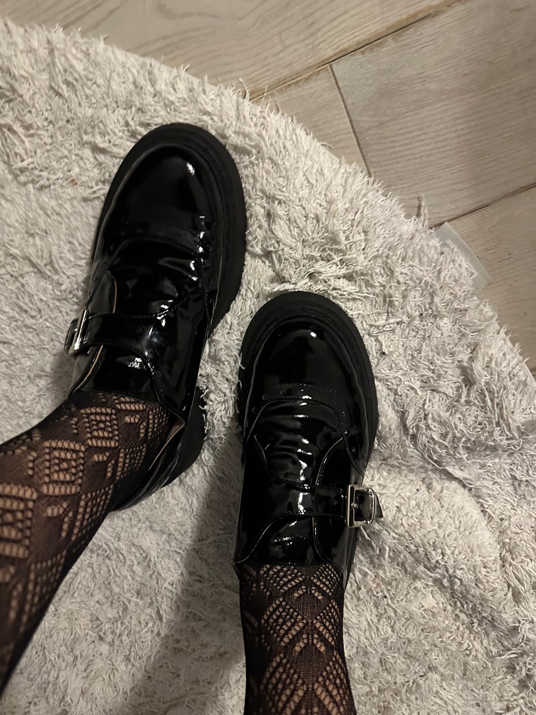 Customer photo review of "Timeless Oxfords in Patent"