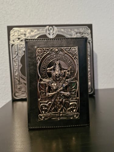 Customer photo review of Darkest Magician Deckbox
